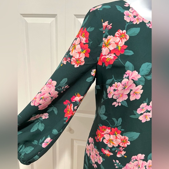 🔥SOLD🔥Ann Taylor | PETITE FLORAL
LANTERN SLEEVE SHIFT DRESS - Picture 6 of 11